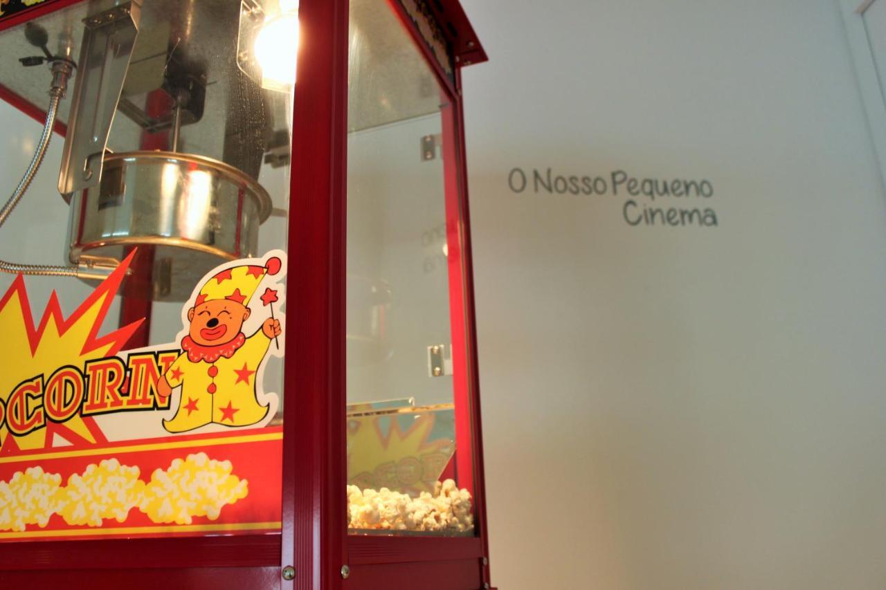 Malibu Foz Hotel - La Maison Younan Фигейра-да-Фош Экстерьер фото Popcorn machine at the cinema