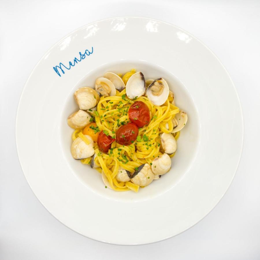 Malibu Foz Hotel - La Maison Younan Фигейра-да-Фош Экстерьер фото Spaghetti vongole