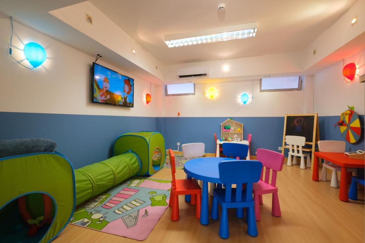Malibu Foz Hotel - La Maison Younan Фигейра-да-Фош Экстерьер фото The children's ward at the hospital