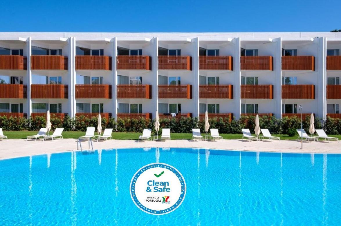 Malibu Foz Hotel - La Maison Younan Фигейра-да-Фош Экстерьер фото Clean & Safe stamp
